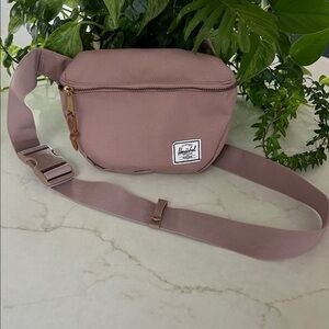 Herschel Supply Company Belt Bag /Fanny Pack Dusty Rose Stripes Inside‎ Women’s